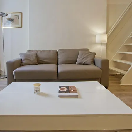 Spacious Studio Near Parc Monceau Apartment