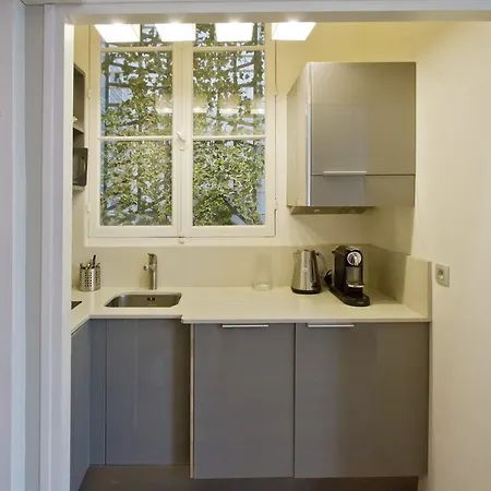 Apartment Spacious Studio Near Parc Monceau