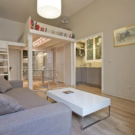 Spacious Studio Near Parc Monceau * Párizs