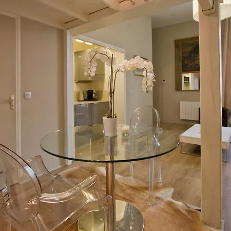 Spacious Studio Near Parc Monceau Apartman